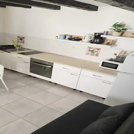 Leo Appartement Povile