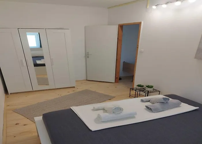 Apartament Leo Povile