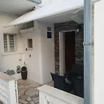 Leo Apartment