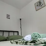 Leo Apartment