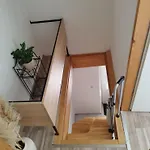 Leo *