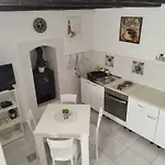 Leo Apartment *