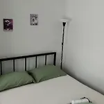 Leo Apartment