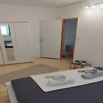 Apartment Leo Povile