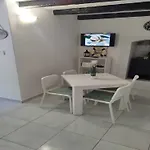 Leo Apartment