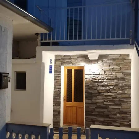 Leo Apartment *
