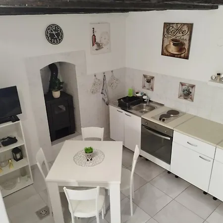 Leo Apartment *