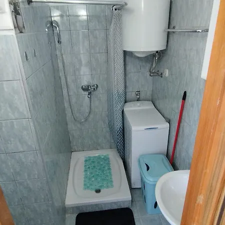 Leo Apartment *