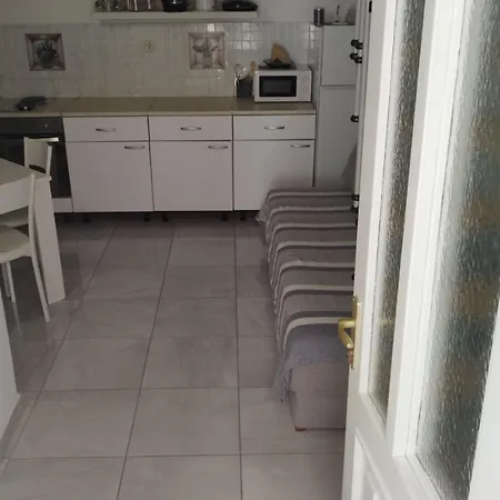 Apartment Leo Povile