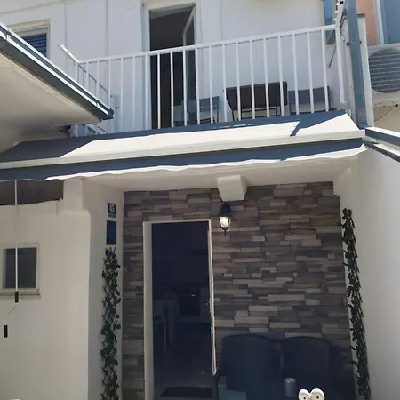 Leo Apartment