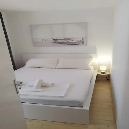 Leo Apartment *