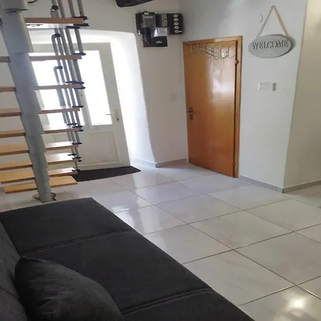 Apartment Leo Povile